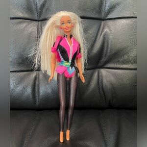 Vintage‎ 1996 SCUBA DIVER
Barbie Doll OCEAN FRIENDS
Magical Wet Suit
